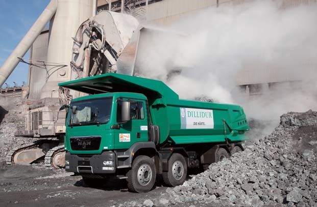 使用dillidur耐磨鋼板加工的自卸車(chē)